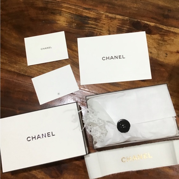 Chanel White Gift Box Set - Picture 2 of 2